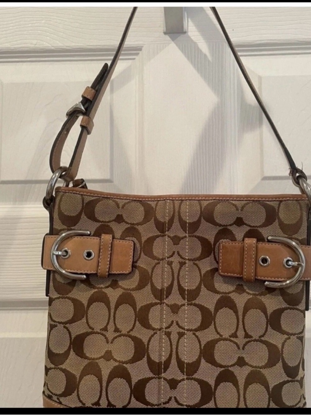 Signature Pattern Shoulder Bag in Brown